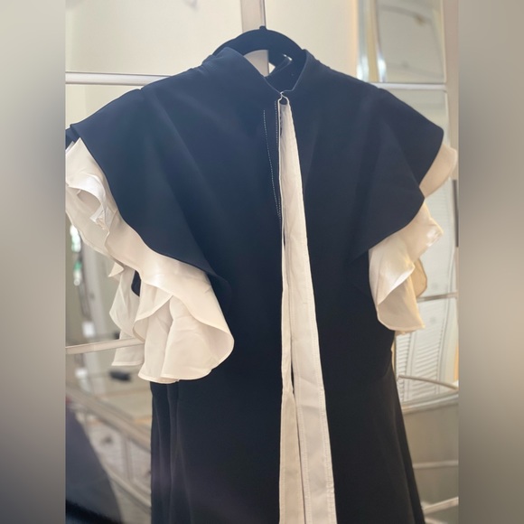 CINQ a' SEPT NWT'S SEXY SECRETARY CLASSY YET SEXY LITTLE BLACK DRESS | Size 6 - Picture 16 of 16